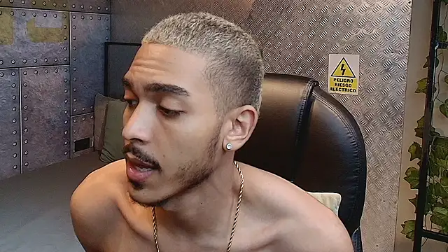 MarcusRain  online show from February 21, 8:10 pm