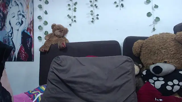 Samanta milf84 online show from April 18, 7:58 pm