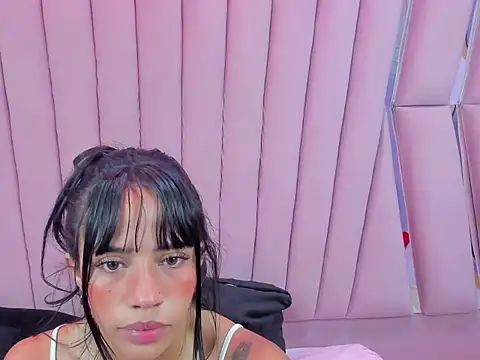 Snapshot of hazel_18_ chatting on October 3, 8:28 pm hazel 18  online show from October 3, 8:28 pm