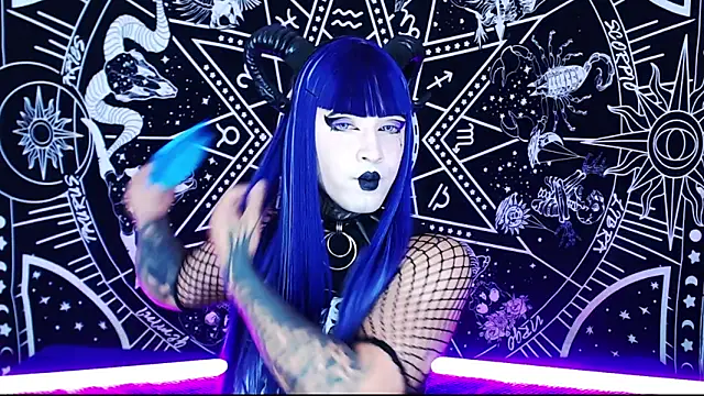 Snapshot of naomi_satan chatting on April 16, 11:07 pm naomi satan online show from April 16, 11:07 pm