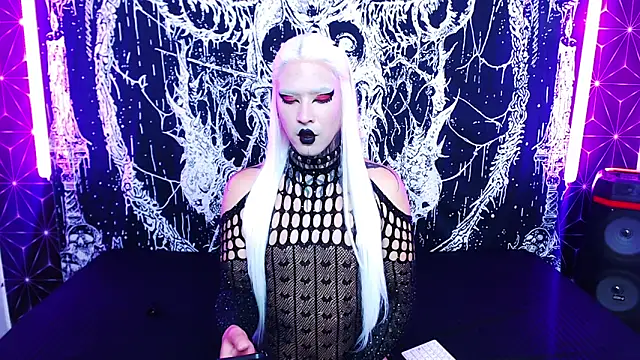 Snapshot of naomi_satan chatting on May 19, 11:55 pm naomi satan online show from May 19, 11:55 pm
