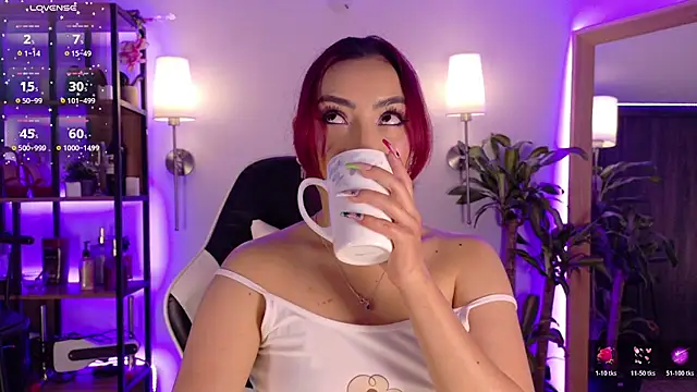 Snapshot of Silvana_Goddess chatting on April 28, 10:48 pm Silvana Goddess online show from April 28, 10:48 pm