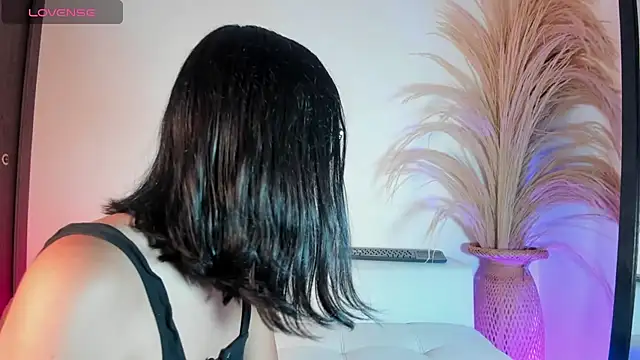 Snapshot of Noami_Rose chatting on December 4, 1:48 am Noami Rose online show from December 4, 1:48 am