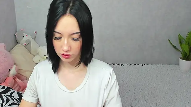 Snapshot of EileenMoores chatting on February 5, 7:57 am EileenMoores online show from February 5, 7:57 am