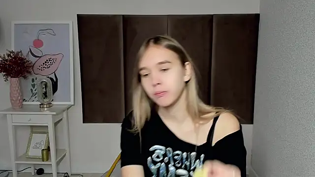 Snapshot of Vel1ka chatting on October 18, 4:15 am Vel1ka online show from October 18, 4:15 am