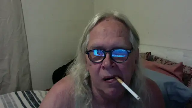 OldLadySara online show from May 23, 3:23 am