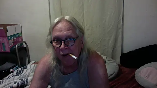 OldLadySara online show from May 24, 12:37 am