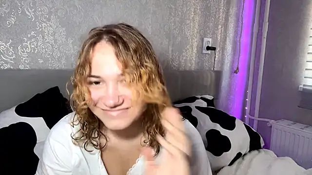 SunPunnyGirl online show from September 30, 7:46 am