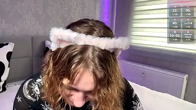 SunPunnyGirl online show from October 5, 8:01 am