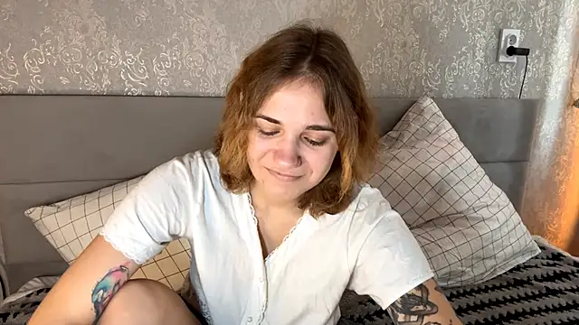 SunPunnyGirl online show from October 19, 8:15 am