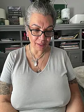 dieseldame1313 online show from June 6, 5:06 pm