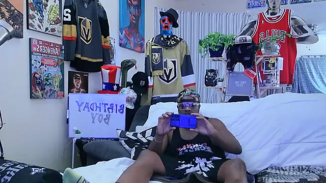 Snapshot of Str8ishVegasGuy chatting on October 21, 8:31 pm Str8ishVegasGuy online show from October 21, 8:31 pm