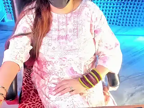 ShylaGill online show from September 24, 3:04 pm