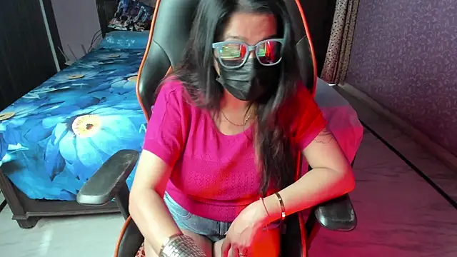 ShylaGill online show from October 4, 10:46 am