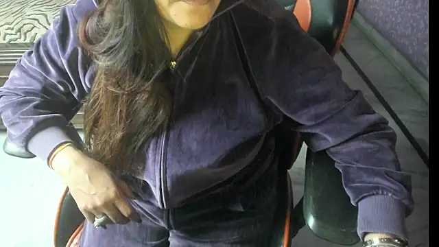 ShylaGill online show from December 18, 8:26 pm