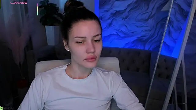 Aria Mila online show from April 15, 3:24 am