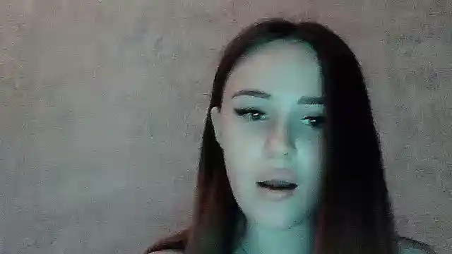 Snapshot of SweetLoraa chatting on June 12, 5:45 pm SweetLoraa online show from June 12, 5:45 pm