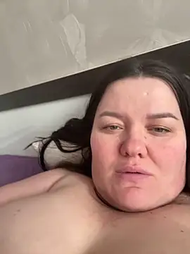 SunnyLeila2101 online show from February 6, 10:40 am