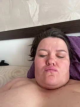 SunnyLeila2101 online show from April 15, 7:37 am