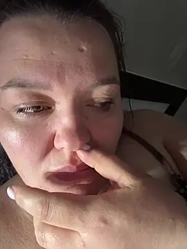 SunnyLeila2101 online show from April 18, 7:58 pm