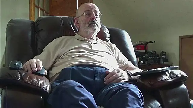 janzer13 online show from February 22, 1:42 pm