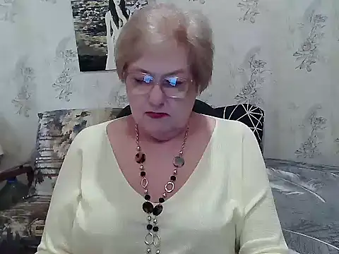 Snapshot of Renata62011 chatting on April 29, 12:42 pm Renata62011 online show from April 29, 12:42 pm