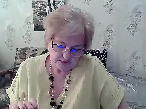 Snapshot of Renata62011 chatting on May 8, 12:43 pm Renata62011 online show from May 8, 12:43 pm