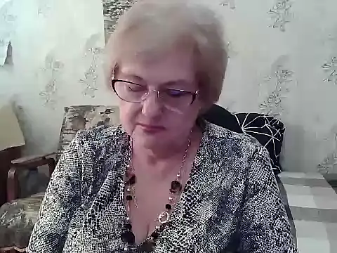 Snapshot of Renata62011 chatting on May 9, 12:10 pm Renata62011 online show from May 9, 12:10 pm