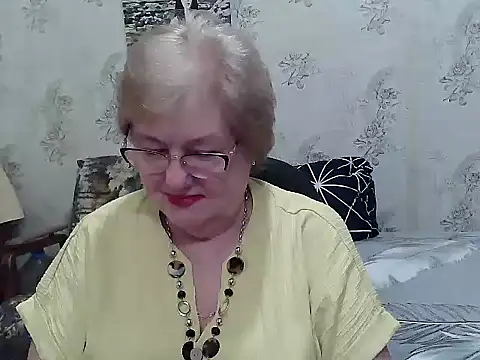 Snapshot of Renata62011 chatting on May 10, 12:21 pm Renata62011 online show from May 10, 12:21 pm