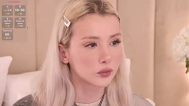 Snapshot of Nesolla chatting on September 26, 9:30 pm Nesolla online show from September 26, 9:30 pm