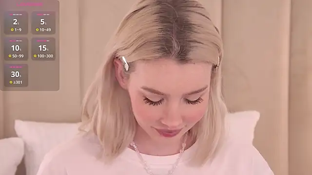 Snapshot of Nesolla chatting on October 2, 8:49 pm Nesolla online show from October 2, 8:49 pm