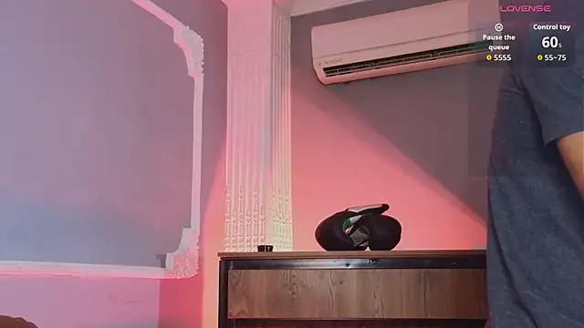 ArturoCardona  online show from December 18, 7:31 pm