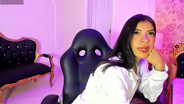 Snapshot of Lola_Pierce chatting on September 12, 12:16 pm Lola Pierce online show from September 12, 12:16 pm