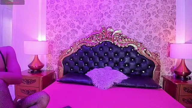 Snapshot of Lola_Pierce chatting on September 16, 11:55 am Lola Pierce online show from September 16, 11:55 am