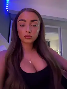 ellariverss online show from July 2, 12:43 am
