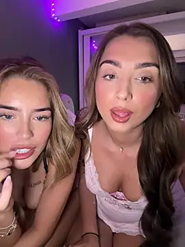 ellariverss online show from August 2, 11:47 pm