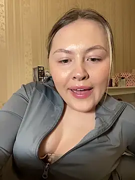 SunshineEmma online show from February 10, 1:43 am