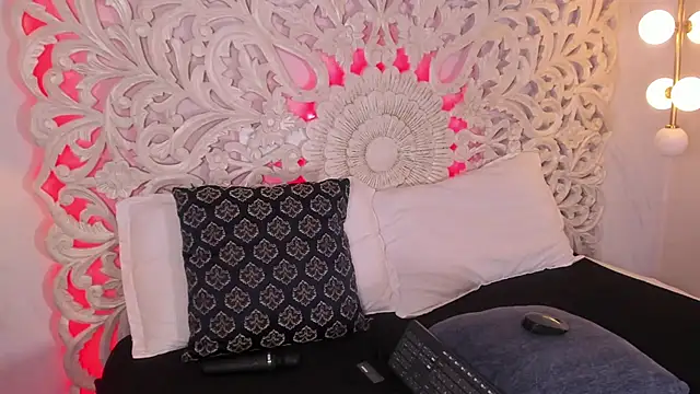 Snapshot of Odette_bulgari chatting on November 3, 11:22 am Odette bulgari online show from November 3, 11:22 am