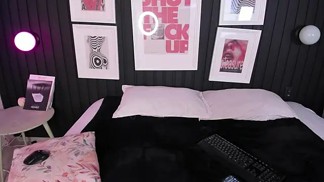 Snapshot of Odette_bulgari chatting on November 14, 11:20 am Odette bulgari online show from November 14, 11:20 am