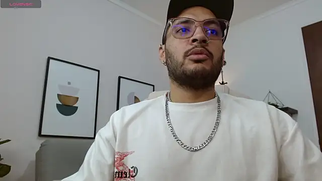   Damian    online show from November 2, 10:45 pm