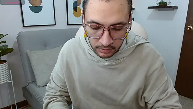   Damian    online show from November 11, 10:43 pm