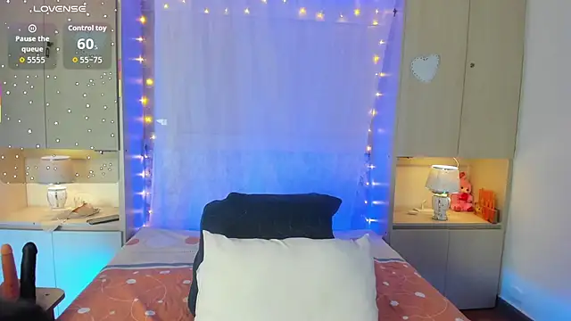 LilyWhitney online show from November 8, 4:12 am