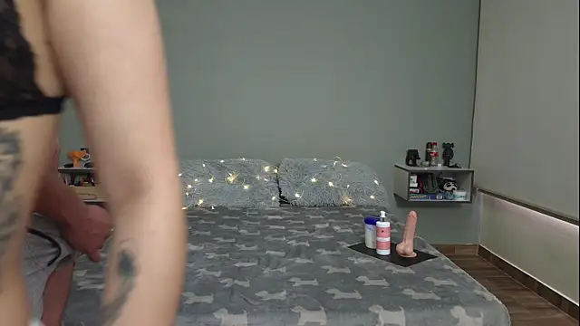 spicyjtom a online show from October 14, 2:07 pm