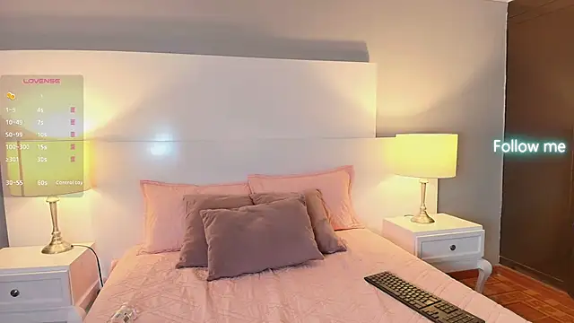 lunavelvet15 online show from October 10, 12:04 pm