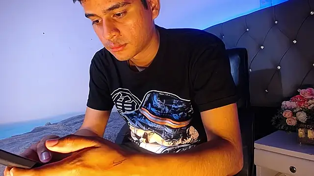 Charlie Cock  online show from November 21, 4:00 am