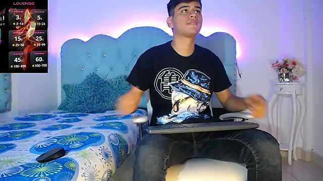 Charlie Cock  online show from December 17, 3:56 am