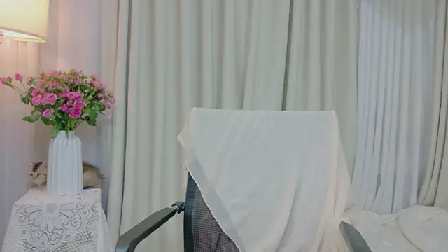 Vessi-babe online show from June 9, 2:28 pm