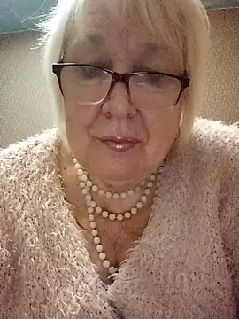 Alexia64231 online show from November 1, 3:36 pm