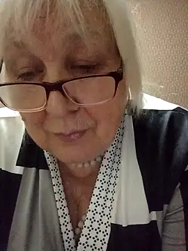 Alexia64231 online show from November 18, 7:24 am