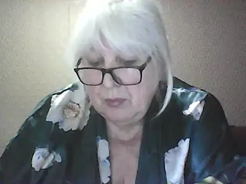 Alexia64231 online show from April 21, 2:56 pm